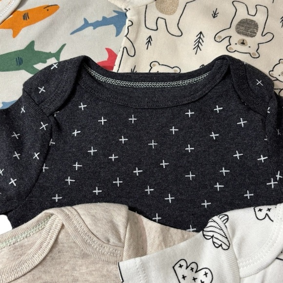 BABY - ONESIE - 5 PACK - NWT OR NWOT - SIZES 3-6 MONTHS and 6-12 MONTHS - B19 - Picture 4 of 12